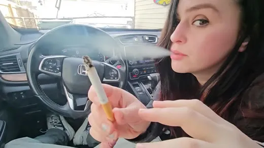 Imagen del video Mamada fumadora en el coche con Lexi and Dan