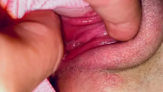 Imagen del video Coño rosado pierde la virginidad