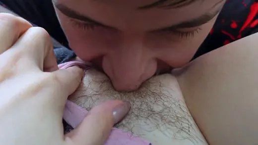 Imagen del video Lamiendo el coño peludo de Stacy Starando