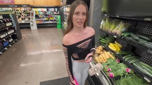 Imagen del video Tess Thompson se pone cachonda en el súper