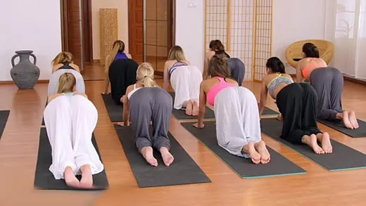 Imagen del video Reunión de maduritas en el gimnasio de Fitness Rooms
